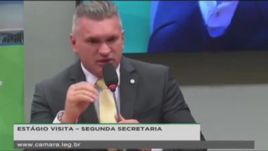 Photo of Julian revela que vai acionar Moacir Rodrigues no Conselho de ética do PSL: “Ele que vá cantar em outro galinheiro”