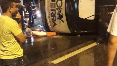 Photo of Ônibus da banda Tony Guerra e Forró Sacode tomba na BR 116 em Fortaleza