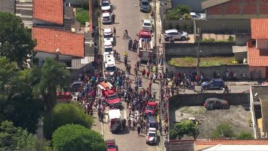 Photo of Após massacre, funcionários e estudantes retornaram à Raul Brasil nesta segunda-feira