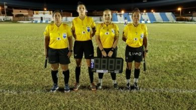 Photo of Quarteto de arbitragem formado apenas por mulheres chama a atenção de espectadores durante jogo, no Vale do Piancó