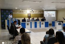 Photo of Vereador pede que população reaja contra projeto do prefeito a ser votado 5ª-feira propondo fim dos feriados de aniversário da cidade, homenagem à Pe. Zé e festa de São Pedro em Itaporanga…