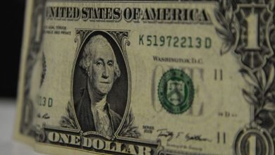 Photo of Sem novidades na Previdência, dólar inicia abril em queda