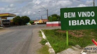 Photo of Dois homens brigam dentro de banheiro de bar e só param com a chegada da PM, em Ibiara; os 2 foram detidos