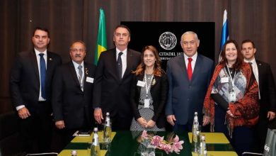 Photo of Bolsonaro se reúne com empresários no terceiro dia de visita a Israel