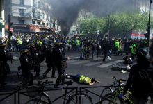 Photo of Mais de 100 pessoas são presas em protesto dos coletes amarelos