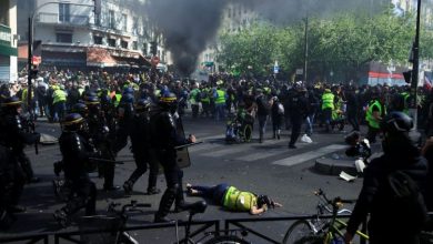 Photo of Mais de 100 pessoas são presas em protesto dos coletes amarelos