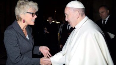 Photo of Brasileira é a nova vice-porta-voz do Papa Francisco