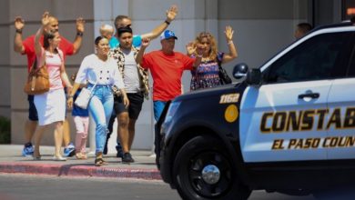 Photo of Tiros deixam mortos e feridos em centro comercial no Texas