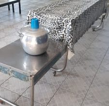 Photo of Vereador diz que sem bebedouro alunos tem de beber água em caldeirão na Escola Adalgisa Teódulo, em Itaporanga, e pede solução ao governo para esse desleixo; Veja fotos e vídeo…