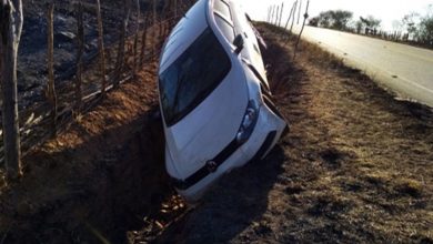 Photo of Motorista perde controle de carro e quase capota, em Conceição