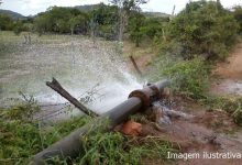 Photo of Vazamento causa interrupção no abastecimento da cidade de Itaporanga. Veja!