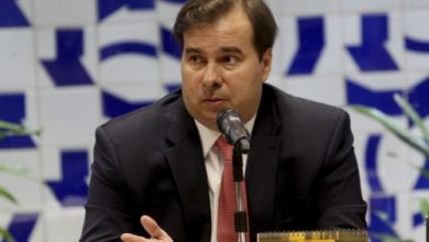 Photo of Rodrigo Maia chama de ‘absurdo’ pagamento a solteiras e cobra STF