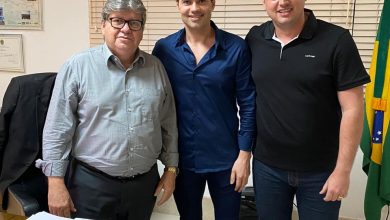 Photo of Governador João Azevedo declara apoio a pré-candidatura de Dr. Júnior Diniz em Itaporanga 