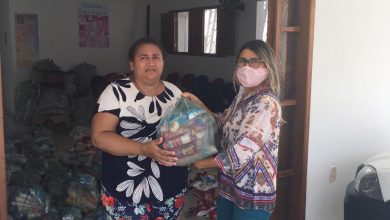 Photo of Secretária de Educação distribui cestas básicas para famílias de alunos da rede municipal em Itaporanga