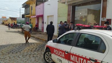 Photo of Em Santana dos Garotes, comerciantes são presos por abrir lojas e descumprir decretos de isolamento social…