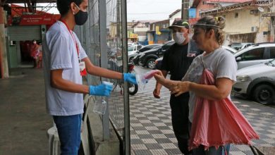 Photo of Governo da Paraíba distribui máscaras reutilizáveis em filas de bancos em Itaporanga e Piancó