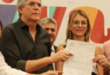 Photo of PSB e Ricardo Coutinho confirmam Amanda Rodrigues como pré-candidata à prefeitura de João Pessoa “para defender o projeto”