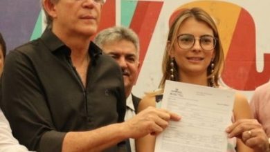 Photo of PSB e Ricardo Coutinho confirmam Amanda Rodrigues como pré-candidata à prefeitura de João Pessoa “para defender o projeto”