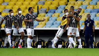 Photo of Fluminense goleia um irreconhecível Flamengo, reverte derrota de ida e chega ao bicampeão carioca