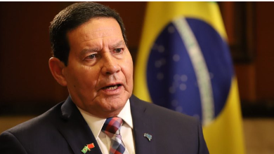 Photo of Mourão vai ao Peru para a posse do esquerdista Pedro Castillo