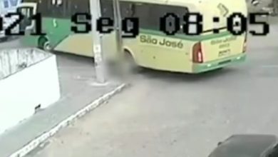 Photo of VÍDEO] Homem perde o equilíbrio e tem corpo esmagado por ônibus, na Paraíba