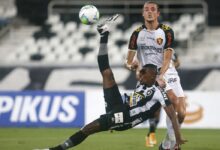 Photo of Botafogo é rebaixado à 2ª divisão no Brasileirão após nova derrota