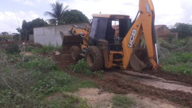 Photo of Prefeitura de Itaporanga realiza limpeza e manutenção de áreas afetadas pelas chuvas