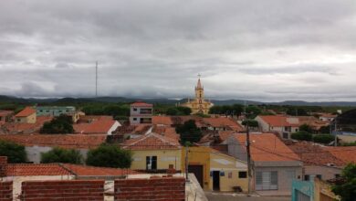 Photo of Com aumento de 52% de casos em uma semana, prefeito decreta fechamento de Aguiar por 30 dias