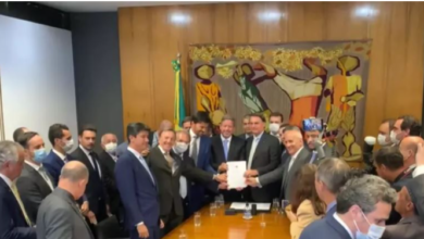 Photo of Bolsonaro entrega Projeto de Lei de privatização dos Correios à Câmara