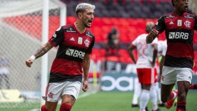 Photo of Flamengo vence Internacional e fica perto do bicampeonato brasileiro