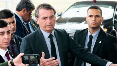 Photo of Bolsonaro dispara sobre Renan Calheiros: “Um bandido daquele. Bandido é elogio para ele”