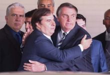 Photo of Após ‘traição’ no DEM, Maia ameaça abrir processo de impeachment contra Bolsonaro