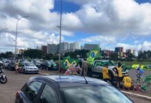 Photo of Carreata a favor de Bolsonaro reúne manifestantes na Esplanada