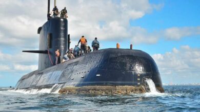 Photo of Marinha da Indonésia acha destroços e confirma que submarino afundou