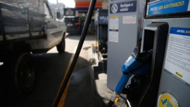 Photo of Litro do diesel ultrapassa R$ 7 em 11 Estados e chega a R$ 8 em SP; gasolina sobe 4%