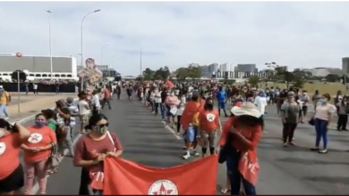 Photo of Manifestação contra Bolsonaro fracassa em Brasília (DF)