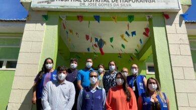 Photo of Deputado Taciano Diniz faz visita ao hospital de Itaporanga ao lado do secretário executivo de saúde da PB