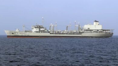 Photo of Maior navio de guerra do Irã pega fogo e afunda no Golfo de Omã