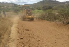 Photo of Prefeitura de Itaporanga realiza manutenção das estradas rurais por meio da secretaria da agricultura