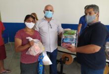 Photo of ASSISTA: Prefeito Divaldo inicia entrega de mais  600  kits alimentares para estudantes da rede Municipal de Ensino de Itaporanga