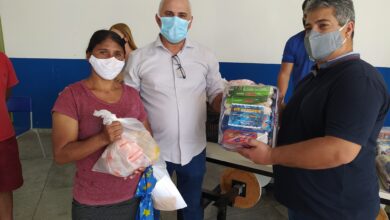 Photo of ASSISTA: Prefeito Divaldo inicia entrega de mais  600  kits alimentares para estudantes da rede Municipal de Ensino de Itaporanga