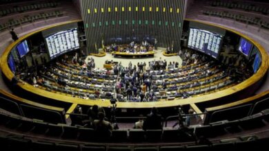 Photo of Grupo de sete parlamentares entra com ação no STF contra ‘fundão eleitoral’ de R$ 5,7 bilhões