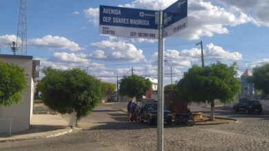 Photo of Prefeitura de Itaporanga realiza melhorias na sinalização com placas das ruas e avenidas da cidade