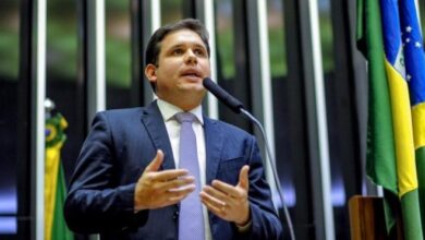 Photo of Hugo Mota é o único deputado paraibano a votar favorável a privatização dos Correios