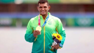 Photo of Isaquias Queiroz vence na canoagem e leva ouro