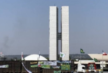 Photo of Caminhões bloqueiam Esplanada por liberação de acesso ao STF e ao Congresso