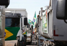 Photo of URGENTE: 6 estados tem rodovias bloqueadas por caminhoneiros em protestos contra o STF