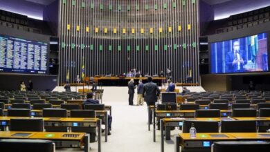 Photo of Câmara aprova reajuste para ministros do STF e servidores da DPU e TCU