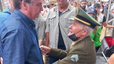 Photo of Veterano militar de Conceição presta continências a Bolsonaro em São José de Piranhas