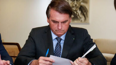 Photo of Bolsonaro cancela temporariamente filiação dele ao PL